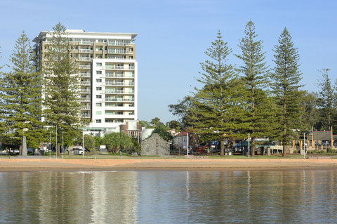 Proximity Waterfront Apartments - Accommodation Mermaid Beach 37
