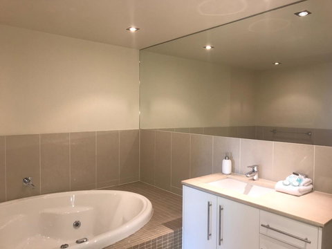 Proximity Waterfront Apartments - Accommodation Mermaid Beach 12