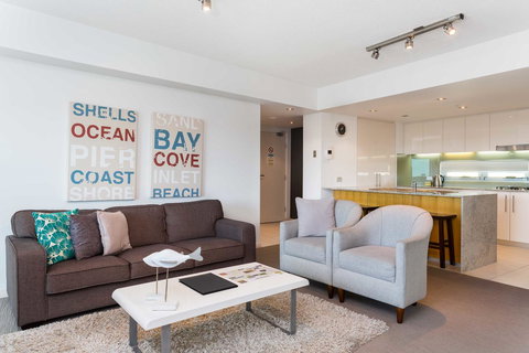 Proximity Waterfront Apartments - Accommodation Mermaid Beach 32