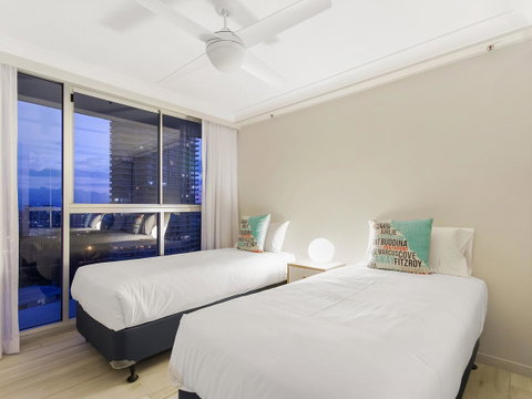 Sunbird Beach Resort Main Beach - Accommodation Mermaid Beach 6