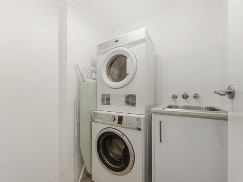 Sunbird Beach Resort Main Beach - Accommodation Mermaid Beach 25