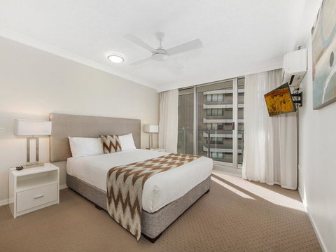 Sunbird Beach Resort Main Beach - Accommodation Mermaid Beach 24