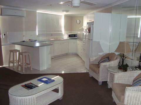 Grosvenor Beachfront Apartments Surfers Paradise - Accommodation Mermaid Beach 14