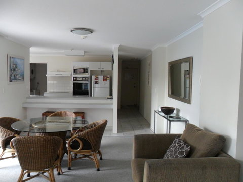 Grosvenor Beachfront Apartments Surfers Paradise - Accommodation Mermaid Beach 5