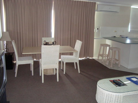 Grosvenor Beachfront Apartments Surfers Paradise - Accommodation Mermaid Beach 26