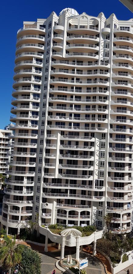 APR Private SUITES MOROC By The Beach - Accommodation Mermaid Beach 8