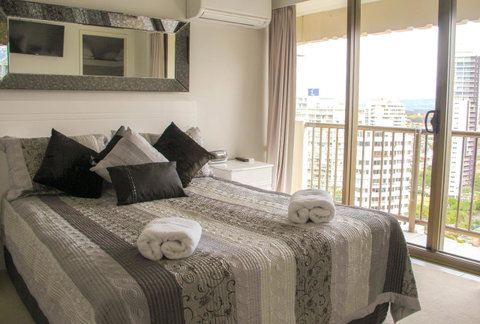 De Ville Apartments - Accommodation Mermaid Beach 15
