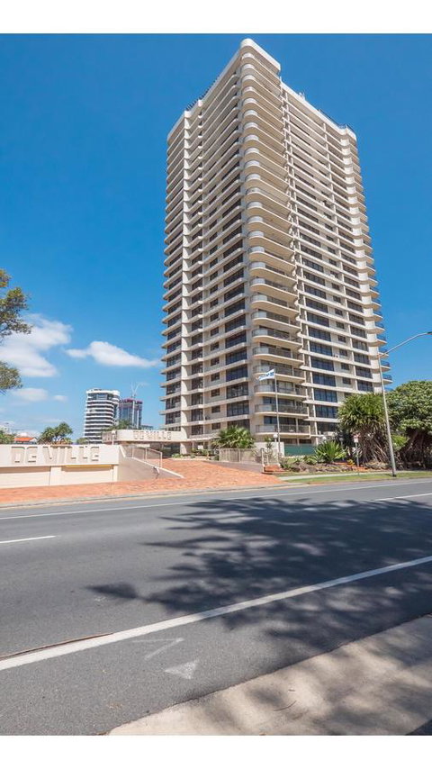 De Ville Apartments - Accommodation Mermaid Beach 38