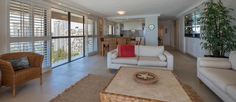 De Ville Apartments - Accommodation Mermaid Beach 17