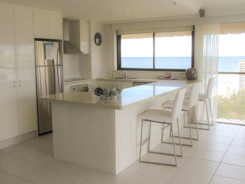 De Ville Apartments - Accommodation Mermaid Beach 13