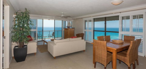De Ville Apartments - Accommodation Mermaid Beach 18