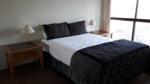 De Ville Apartments - Accommodation Mermaid Beach 7