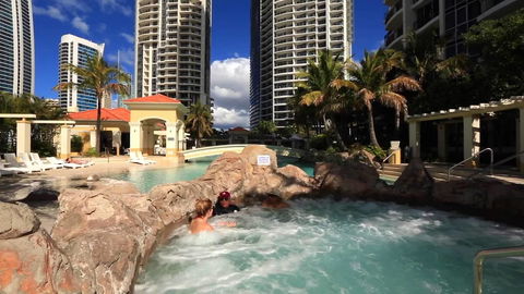 Towers Of Chevron - Private Apartment - Accommodation Mermaid Beach 10