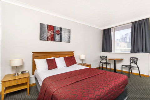 The Robert Towns - Accommodation Mermaid Beach 4