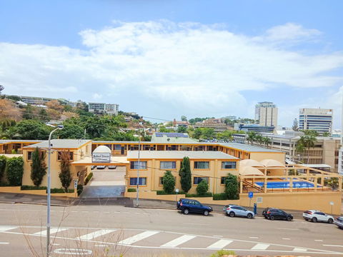 The Robert Towns - Accommodation Mermaid Beach 13