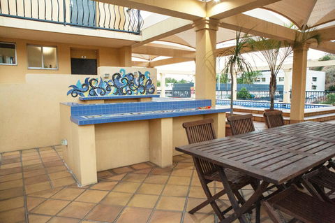 The Robert Towns - Accommodation Mermaid Beach 7