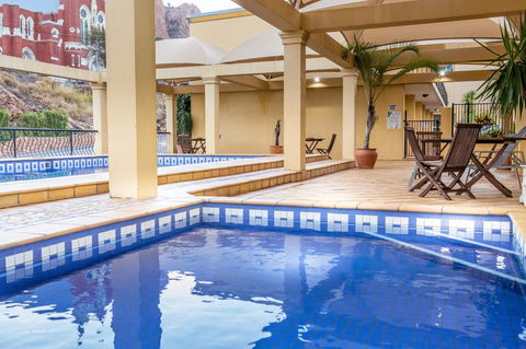 The Robert Towns - Accommodation Mermaid Beach 10