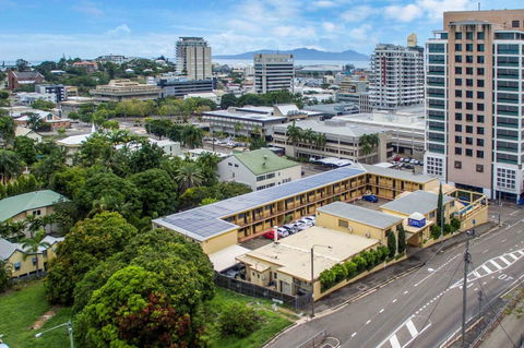 The Robert Towns - Accommodation Mermaid Beach 24