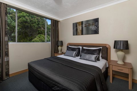 The Robert Towns - Accommodation Mermaid Beach 3