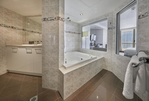 Novotel Surfers Paradise - Accommodation Mermaid Beach 10