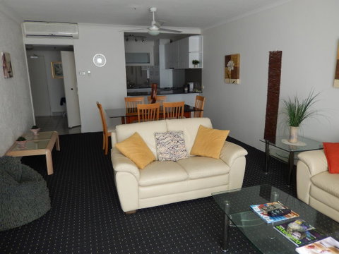 Golden Gate Resort - Accommodation Mermaid Beach 1