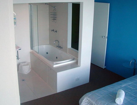 Golden Gate Resort - Accommodation Mermaid Beach 7