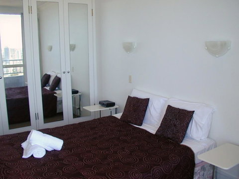 Golden Gate Resort - Accommodation Mermaid Beach 8