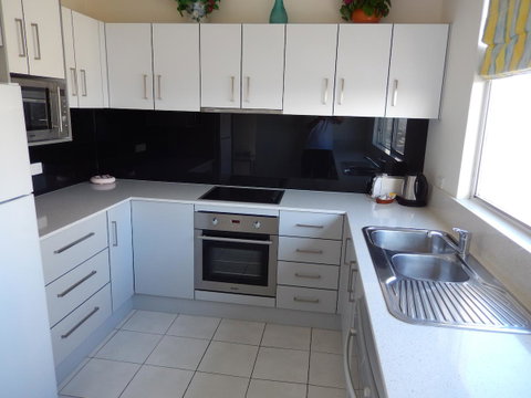Golden Gate Resort - Accommodation Mermaid Beach 12