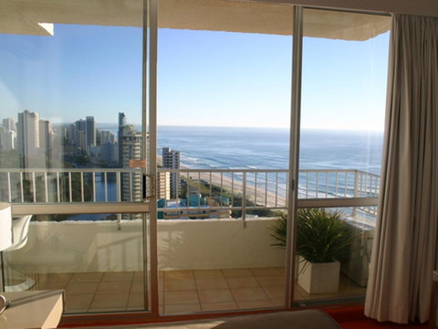 Golden Gate Resort - Accommodation Mermaid Beach 5