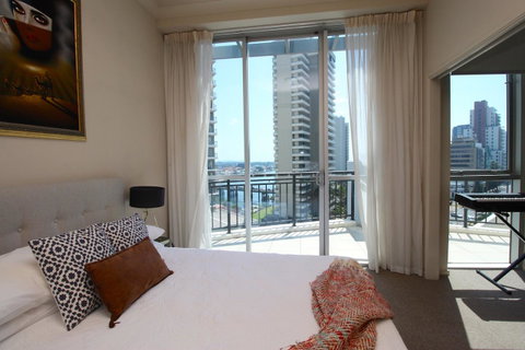 PeepSleep Chevron Towers - Accommodation Mermaid Beach 4