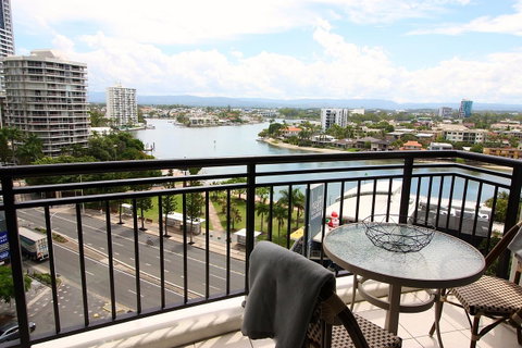 PeepSleep Chevron Towers - Accommodation Mermaid Beach 38