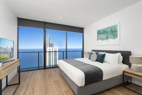 Circle On Cavill - Gclr - Accommodation Mermaid Beach 0