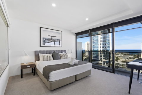 Circle On Cavill - Gclr - Accommodation Mermaid Beach 9