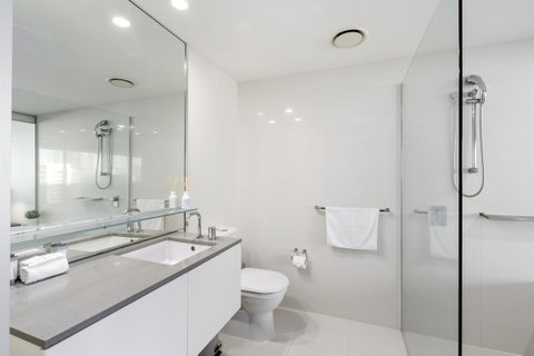 Circle On Cavill - Gclr - Accommodation Mermaid Beach 3