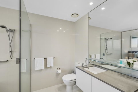 Circle On Cavill - Gclr - Accommodation Mermaid Beach 17