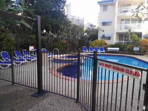 Surfers Beach Holiday Apartments - Accommodation Mermaid Beach 10