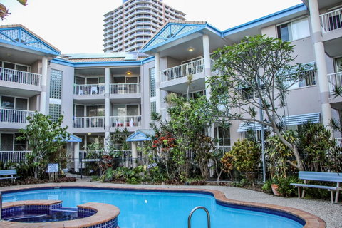 Surfers Beach Holiday Apartments - Accommodation Mermaid Beach 3