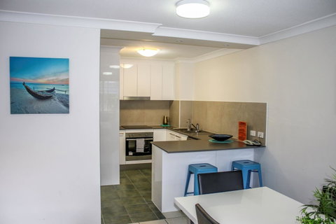 Surfers Beach Holiday Apartments - Accommodation Mermaid Beach 18