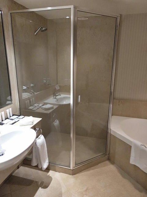 Crowne Plaza Surfers Paradise, An IHG Hotel - Accommodation Mermaid Beach 1