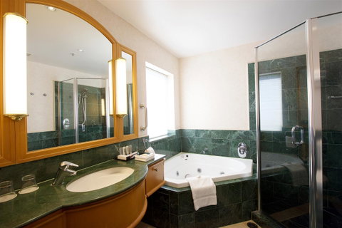 Crowne Plaza Surfers Paradise, An IHG Hotel - Accommodation Mermaid Beach 42
