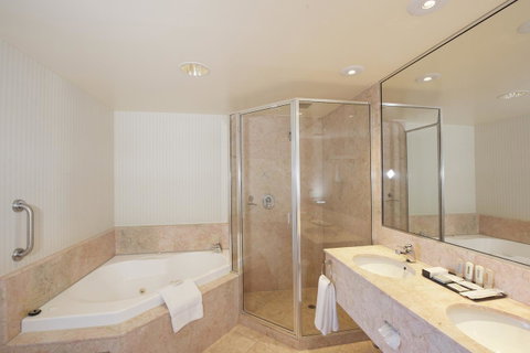 Crowne Plaza Surfers Paradise, An IHG Hotel - Accommodation Mermaid Beach 35