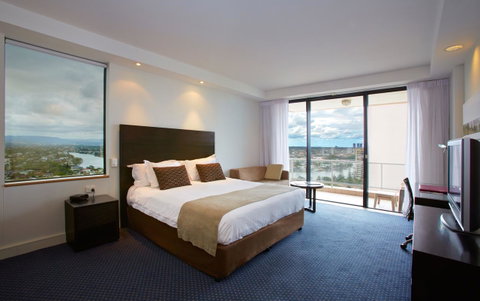 Crowne Plaza Surfers Paradise, An IHG Hotel - Accommodation Mermaid Beach 13