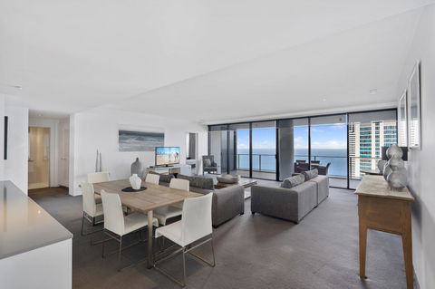 Circle On Cavill, Apartments And Sub Penthouses - We Accommodate - Accommodation Mermaid Beach 21
