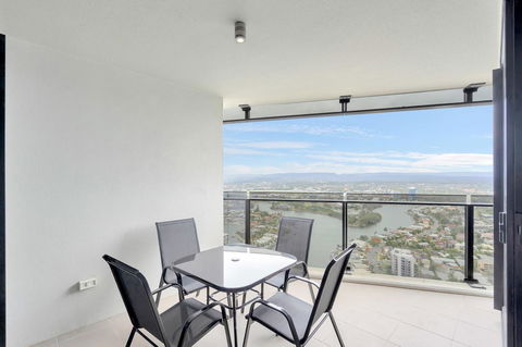 Circle On Cavill, Apartments And Sub Penthouses - We Accommodate - Accommodation Mermaid Beach 10