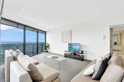 Circle On Cavill, Apartments And Sub Penthouses - We Accommodate - Accommodation Mermaid Beach 13