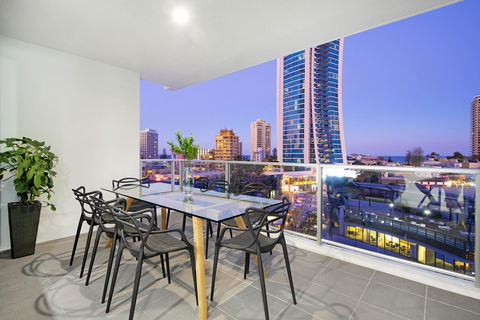 Circle On Cavill, Apartments And Sub Penthouses - We Accommodate - Accommodation Mermaid Beach 34