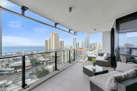 Circle On Cavill, Apartments And Sub Penthouses - We Accommodate - Accommodation Mermaid Beach 22