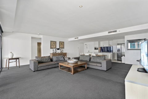 Circle On Cavill, Apartments And Sub Penthouses - We Accommodate - Accommodation Mermaid Beach 19