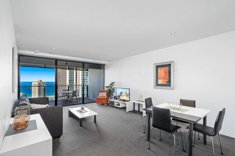 Circle On Cavill, Apartments And Sub Penthouses - We Accommodate - Accommodation Mermaid Beach 8