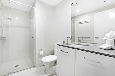 Circle On Cavill, Apartments And Sub Penthouses - We Accommodate - Accommodation Mermaid Beach 38